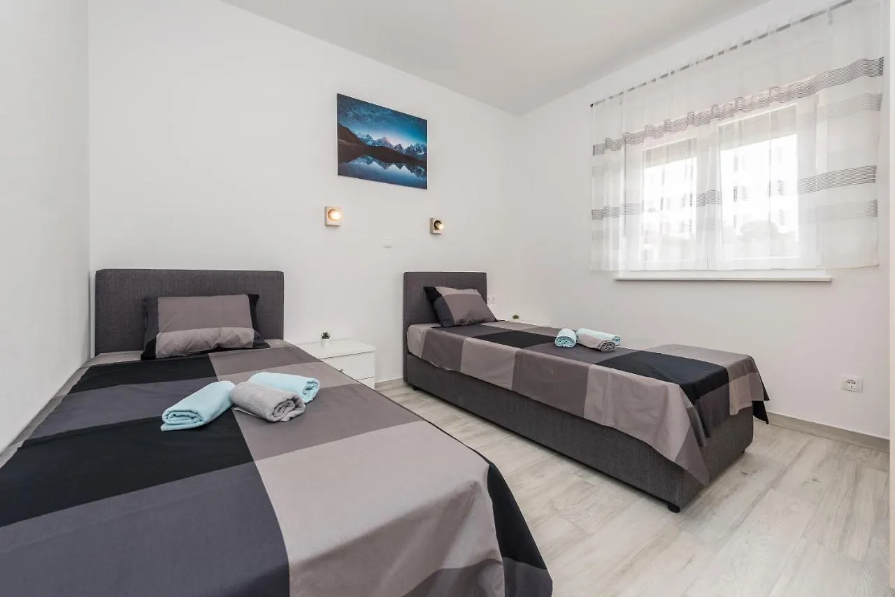 Apartments By The Sea Vir - 18881 Croatia