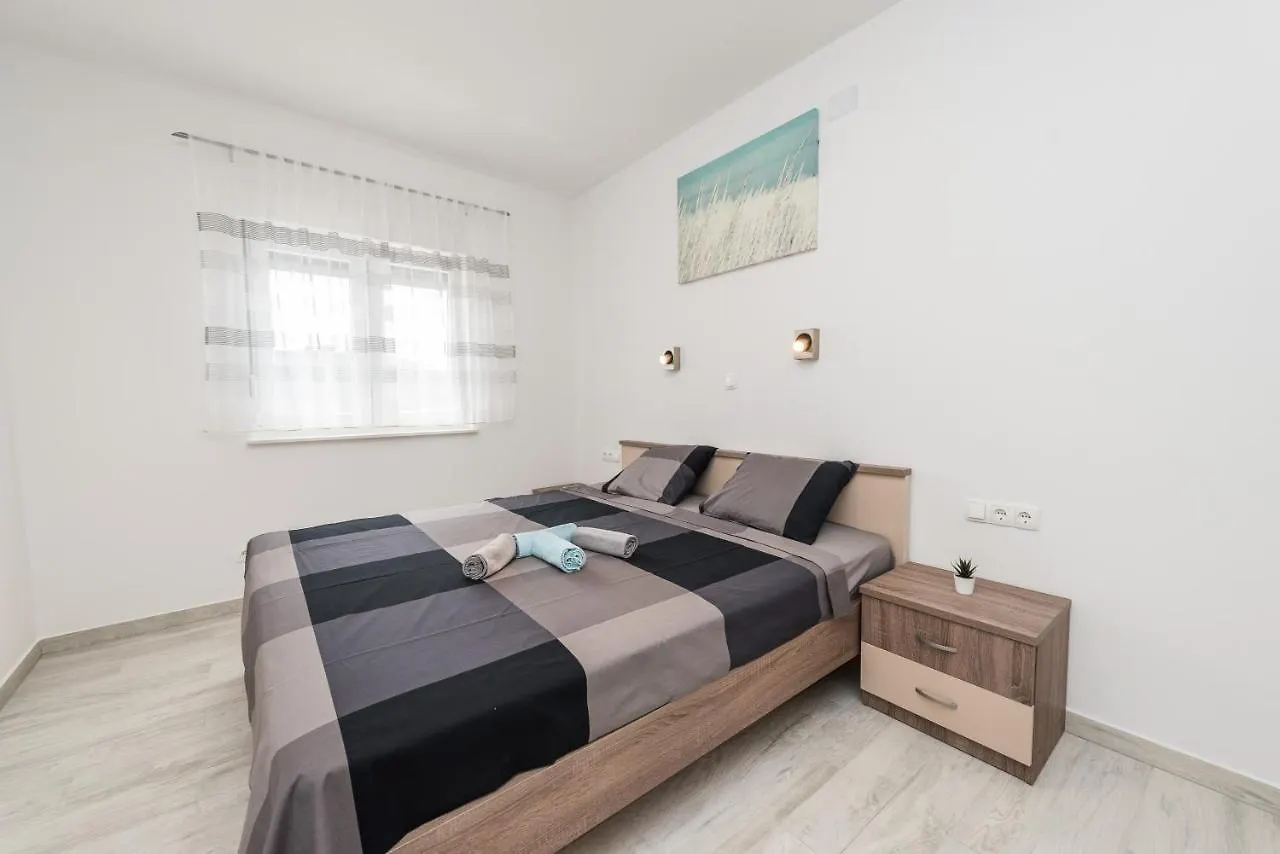 Apartments By The Sea Vir - 18881 Croatia